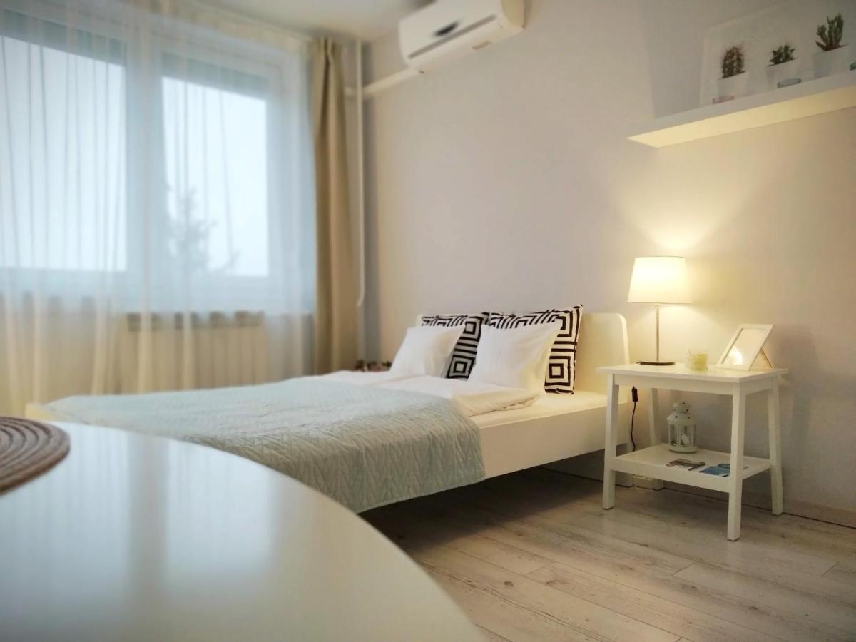 White Almond Apartment Будапеща Екстериор снимка