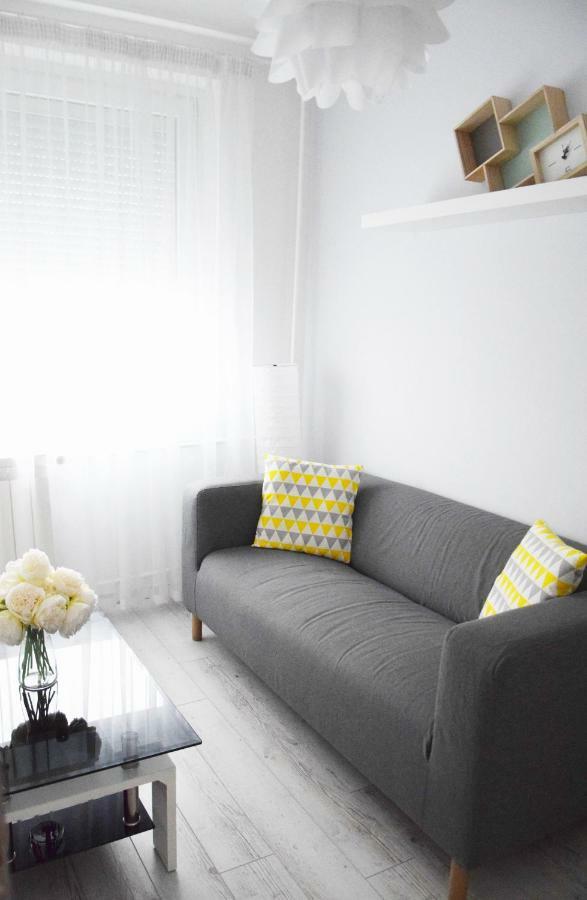 White Almond Apartment Будапеща Екстериор снимка