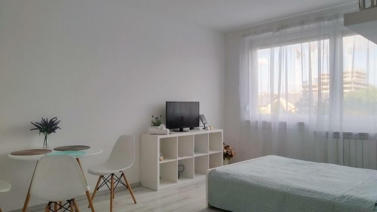 White Almond Apartment Будапеща Екстериор снимка